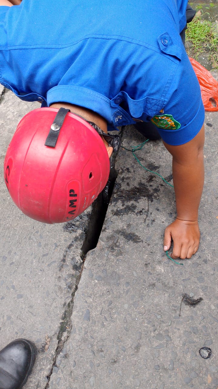 Penanganan Kunci Jatuh di Selokan